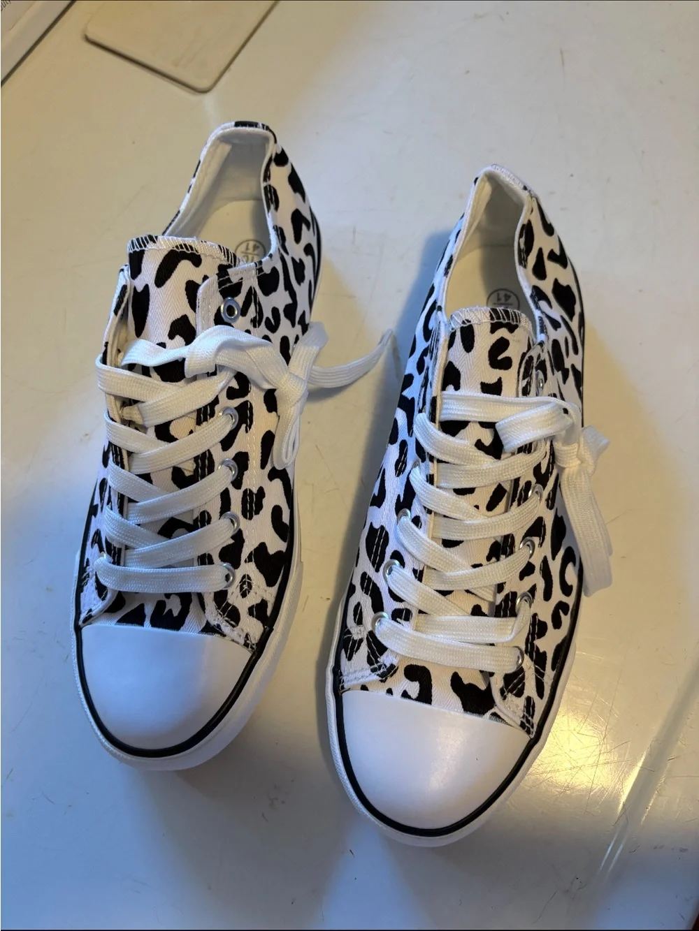 Women’s High-Top Leopard Print Sneakers - White/Black
